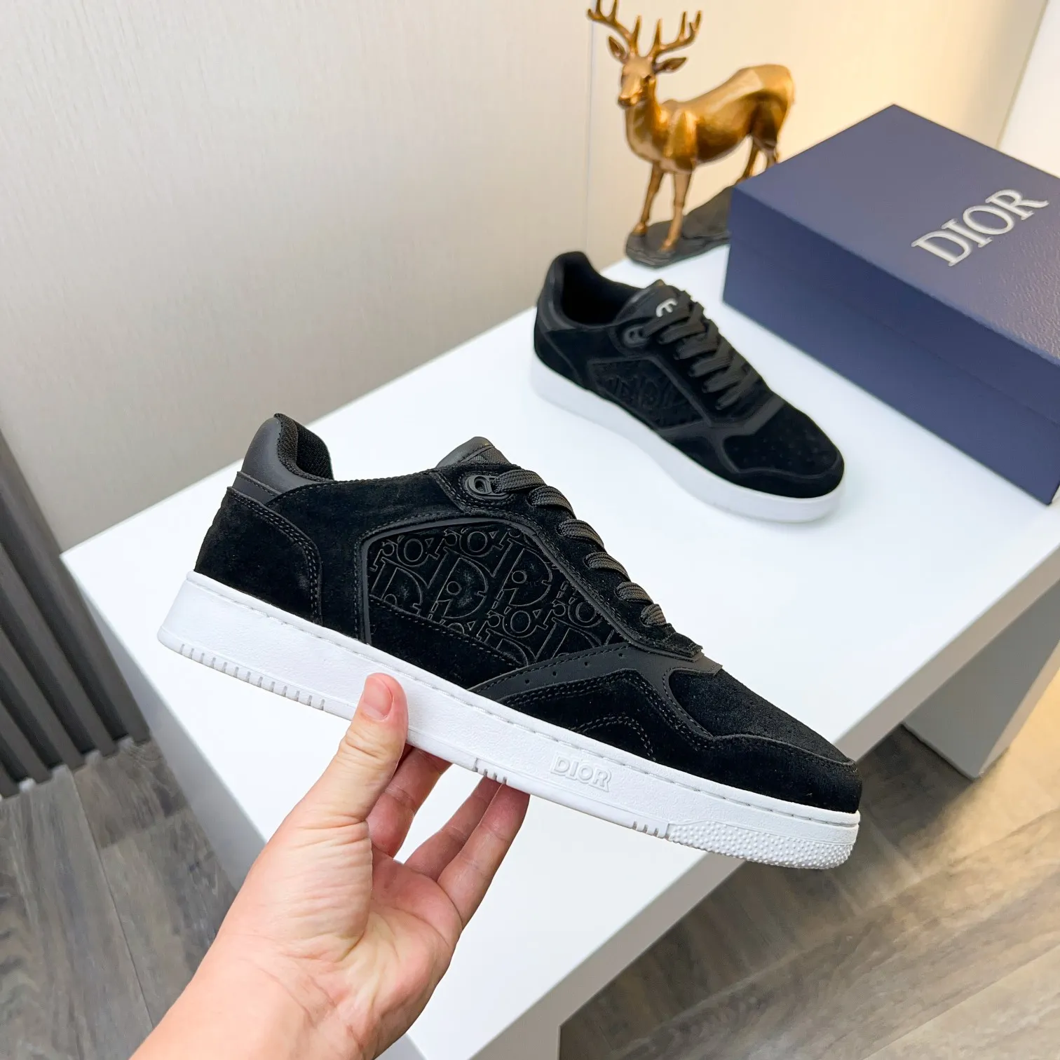 Men's Men's Shoes 💰400 [New] 🦩🦩Dior - Low-top sneakers 2025 spring men's collection new arrivals [Celebrate][Celebrate][Celebrate], reinterpret the basketball shoe design and become a classic Dior item [Strong][Strong][Strong], crafted in black and cream white smooth cowhide with beige suede, leather display on the side The CD logo, tongue, sole and back side are decorated with various distinctive details to enhance the style[666][666], while eyelet details, topstitching and rubber panels highlight the dynamic charm of its athletic style[strong][strong][strong]. It has a two-color rubber sole, which can be matched with various clothing to create a refined look. Size: 38 to 44 (45 can be customized